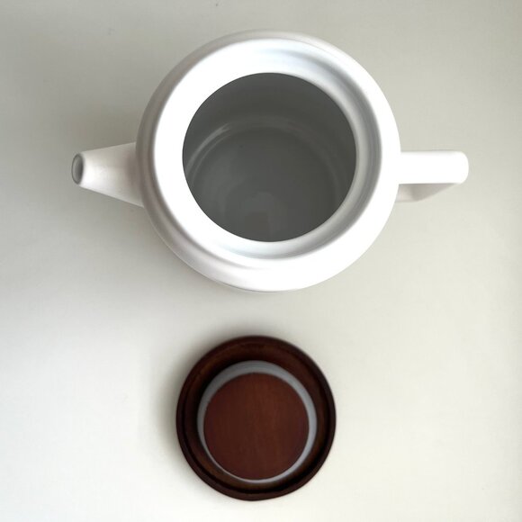 Good Citizen Matte White Ceramic Coffee Tea Pot | 32 oz - Picture 5 of 7